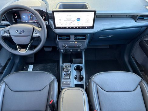 Used 2025 Ford Maverick Lobo image 11