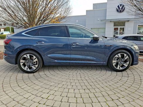 Used 2023 Audi e-tron Premium image 8