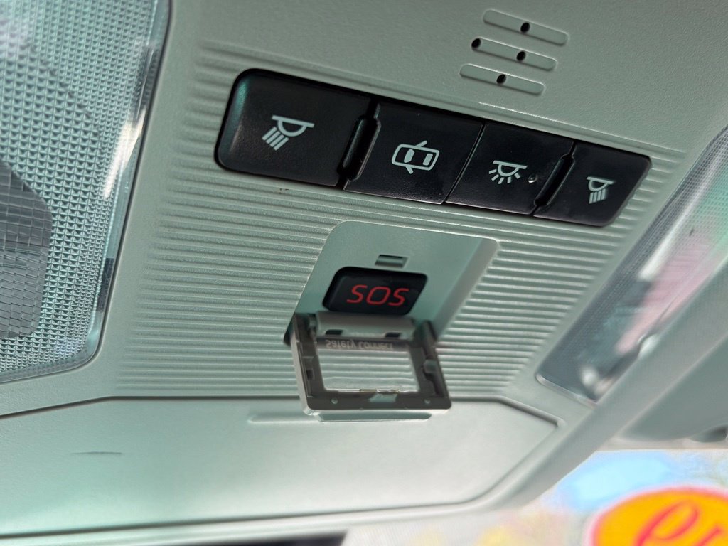 Used 2019 Toyota RAV4 LE FWD image 20