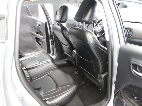 Used 2017 Jeep Compass Limited w/ Navigation Group AWD/4WD image 15