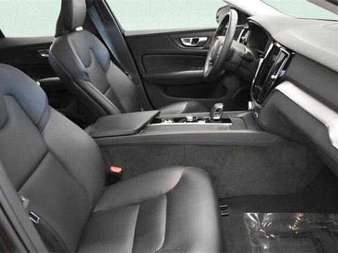 Used 2025 Volvo S60 B5 Core image 21