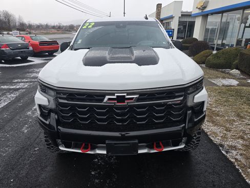 Used 2022 Chevrolet Silverado 1500 ZR2 w/ Technology Package image 9