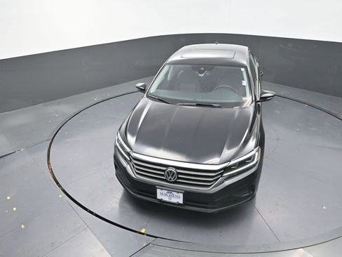 Used 2022 Volkswagen Passat 2.0T SE image 13