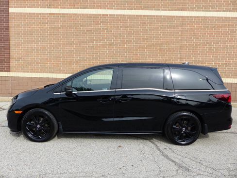 Used 2024 Honda Odyssey Sport image 5
