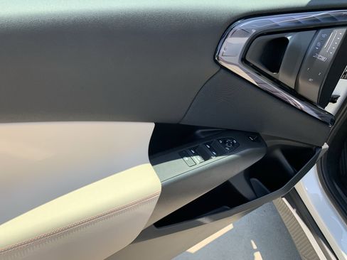 Used 2025 BMW X3 xDrive30i w/ Premium Package image 13