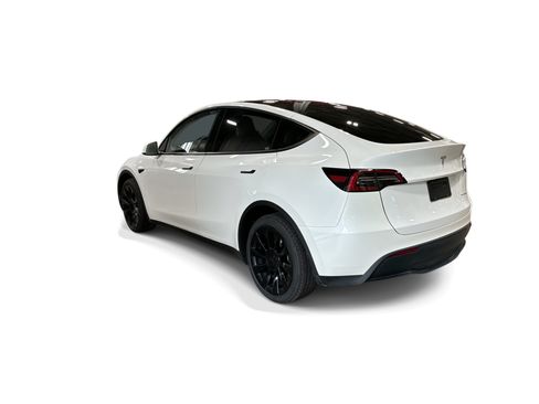 Certified 2023 Tesla Model Y Long Range AWD/4WD image 4