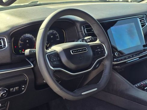Used 2024 Jeep Wagoneer L 4WD image 18