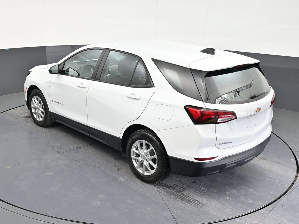 Used 2022 Chevrolet Equinox LS FWD image 14
