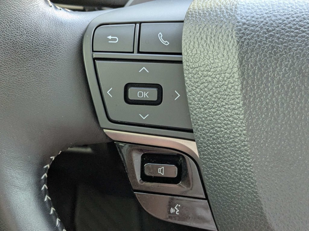 Used 2025 Toyota Camry SE FWD image 21