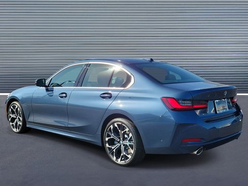 Used 2025 BMW 330i Sedan image 4