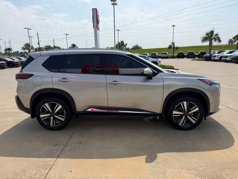 Used 2023 Nissan Rogue Platinum w/ Platinum Premium Package FWD image 6