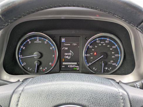 Used 2018 Toyota RAV4 Limited FWD image 28