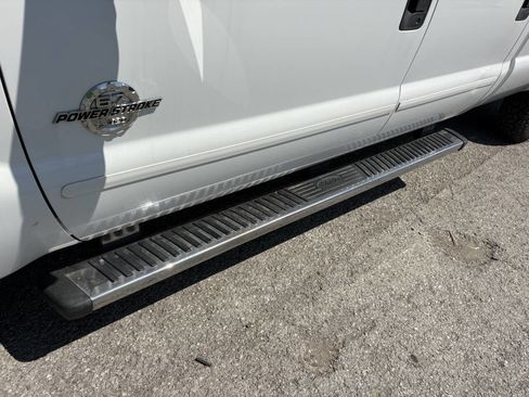 Used 2011 Ford F250 XLT w/ XLT Premium Pkg image 12