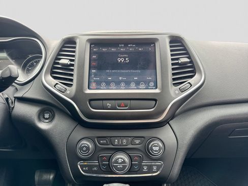 Used 2019 Jeep Cherokee Trailhawk w/ Comfort/Convenience Group AWD/4WD image 32