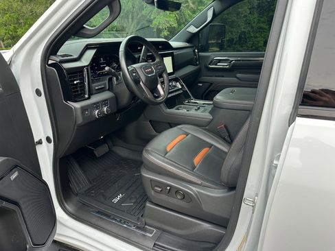 Used 2024 GMC Sierra 2500 AT4 w/ AT4 Premium Plus Package AWD/4WD image 12