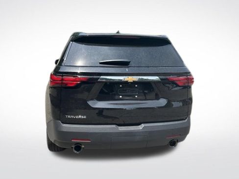 Used 2023 Chevrolet Traverse LS w/ Safety Package FWD image 5
