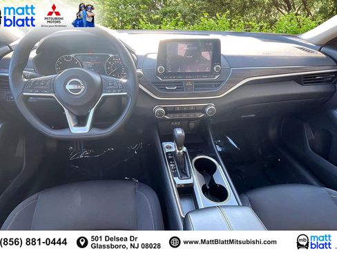 Used 2024 Nissan Altima 2.5 SV image 17