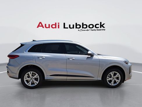 Certified 2025 Audi Q5 Premium w/ Convenience Package AWD/4WD image 9