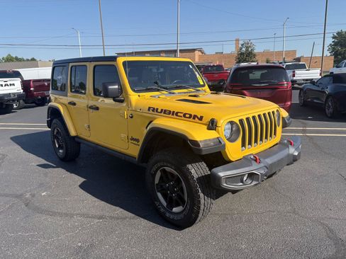 Used 2018 Jeep Wrangler Unlimited Rubicon w/ Dual Top Group AWD/4WD image 2