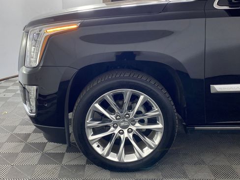 Used 2019 Cadillac Escalade Premium Luxury image 10
