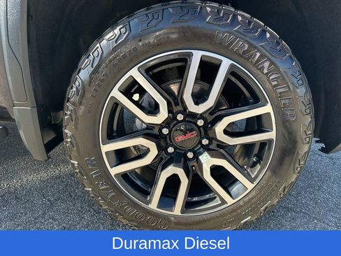 Used 2024 GMC Sierra 1500 AT4 w/ Technology Package image 10