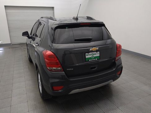 Used 2020 Chevrolet Trax LT w/ Driver Confidence Package FWD image 6