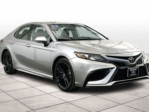 Used 2023 Toyota Camry XSE image 2