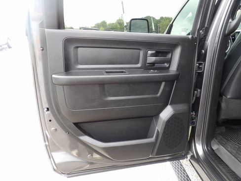 Used 2023 RAM 5500 Tradesman w/ Chrome Appearance Group AWD/4WD image 28
