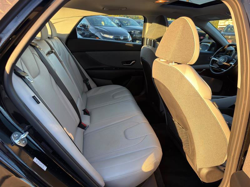 Used 2024 Hyundai Elantra Limited FWD image 25