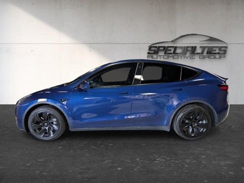 Used 2021 Tesla Model Y Long Range AWD/4WD image 7
