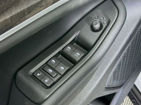 New 2026 Jeep Grand Cherokee L 4WD image 24