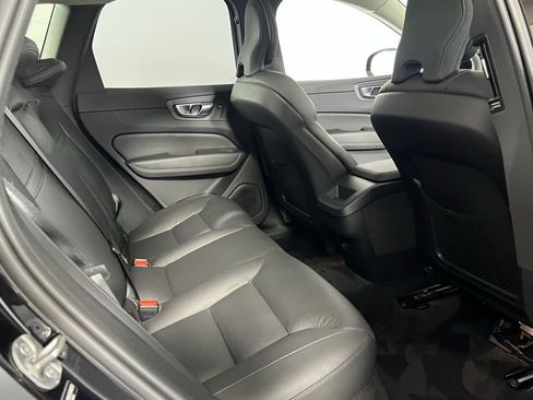 Used 2025 Volvo XC60 B5 Plus image 29