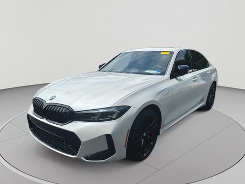 Used 2023 BMW 330i xDrive Sedan w/ M Sport Package AWD/4WD image 5