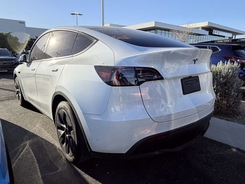 Used 2024 Tesla Model Y Long Range image 7