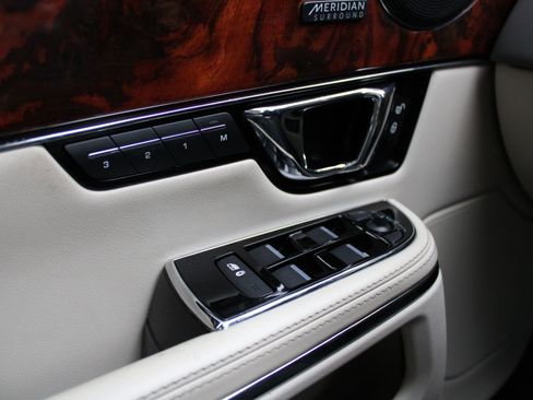 Used 2017 Jaguar XJ R-Sport image 21