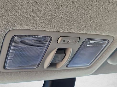 Certified 2025 Hyundai Venue SEL image 20