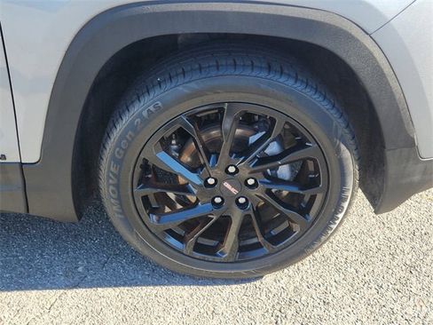 Used 2023 GMC Terrain SLT w/ Elevation Edition image 17