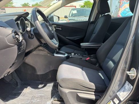 Used 2017 Toyota Yaris iA FWD image 12