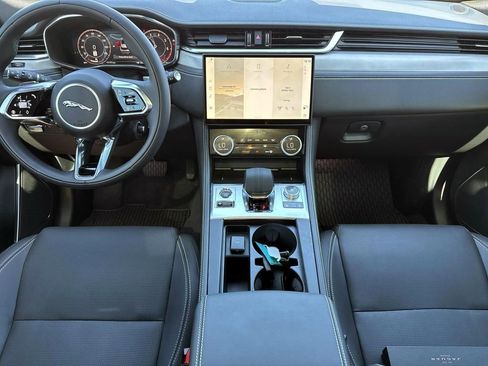 New 2025 Jaguar F-PACE R-Dynamic S image 13