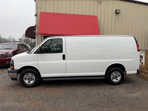 Used 2017 GMC Savana 2500 image 7