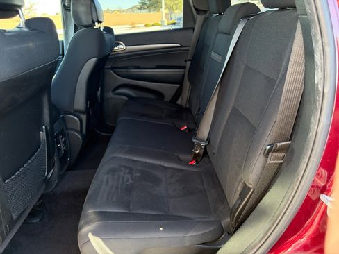 Used 2017 Jeep Grand Cherokee Laredo w/ Quick Order Package 23E image 21