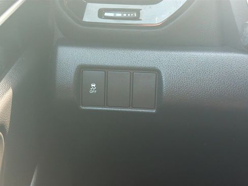 Used 2025 Honda Pilot Sport image 17