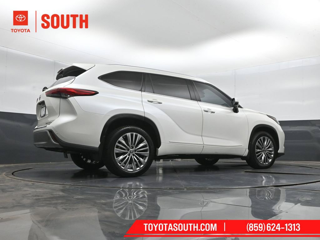 Used 2021 Toyota Highlander Platinum AWD/4WD image 41