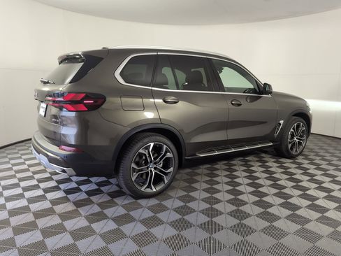 New 2026 BMW X5 sDrive40i image 7