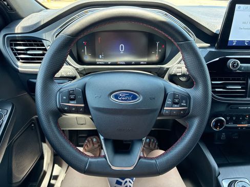 Used 2025 Ford Escape ST-Line AWD/4WD image 11