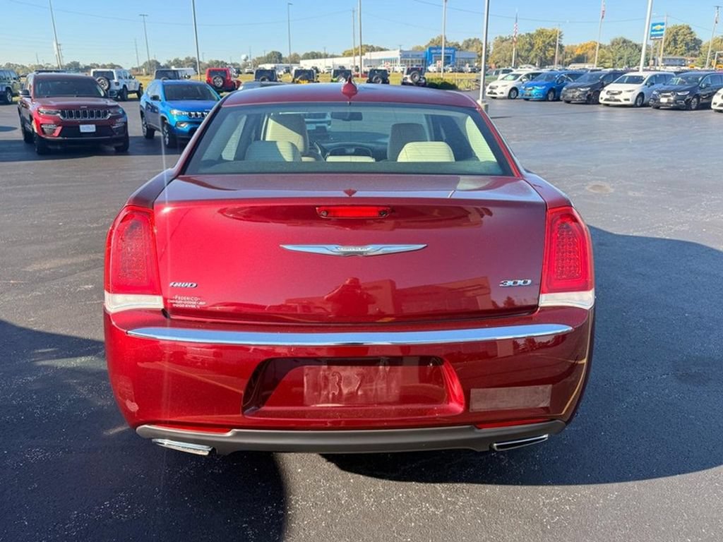 Used 2018 Chrysler 300 Limited AWD/4WD image 7
