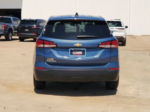 Used 2024 Chevrolet Equinox LS w/ LS Convenience Package FWD image 6