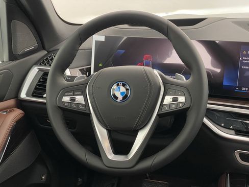 Used 2026 BMW X5 xDrive50e w/ Premium Package image 16