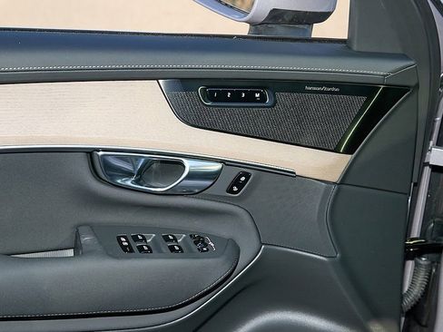 New 2026 Volvo XC90 B6 Plus w/ Protection Package image 10