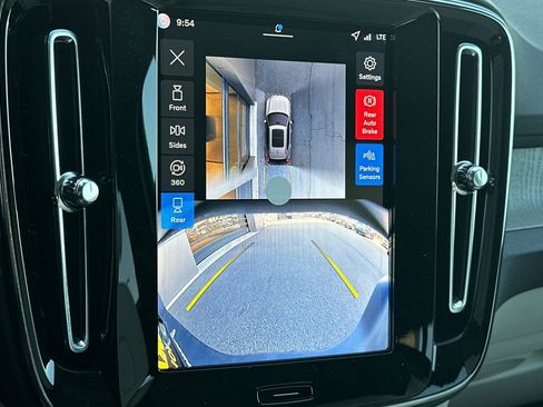 New 2026 Volvo XC40 B5 Ultra w/ Climate Package image 23